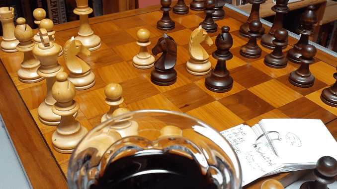 Gameknot Blitz Chess: Albin Countergambit Training: 1/2 The Game
